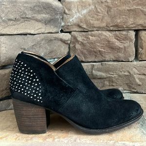 Naya Valerie Studded Ankle Boots / black / SZ 9‎